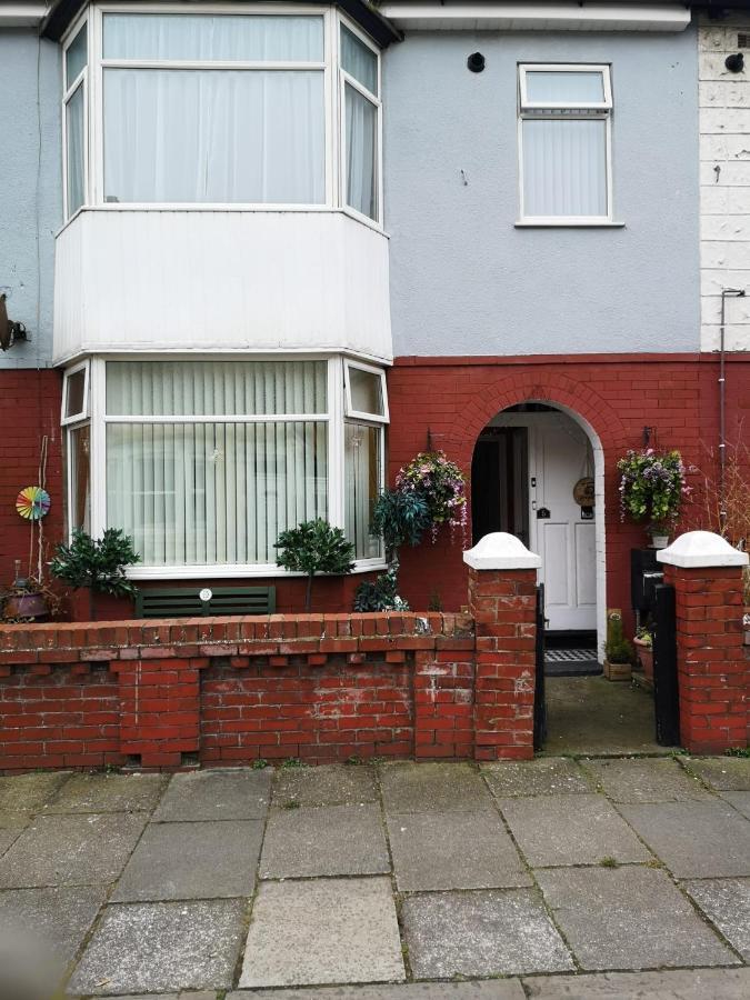 A Home Away From Home Now With Netflix And Ps4 Blackpool Exterior foto